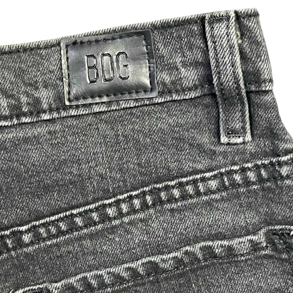 BDG Urban Outfitters Shorts‎ 26 Black Mom High Rise Button Fly Cuffed Hem Casual - Picture 6 of 10